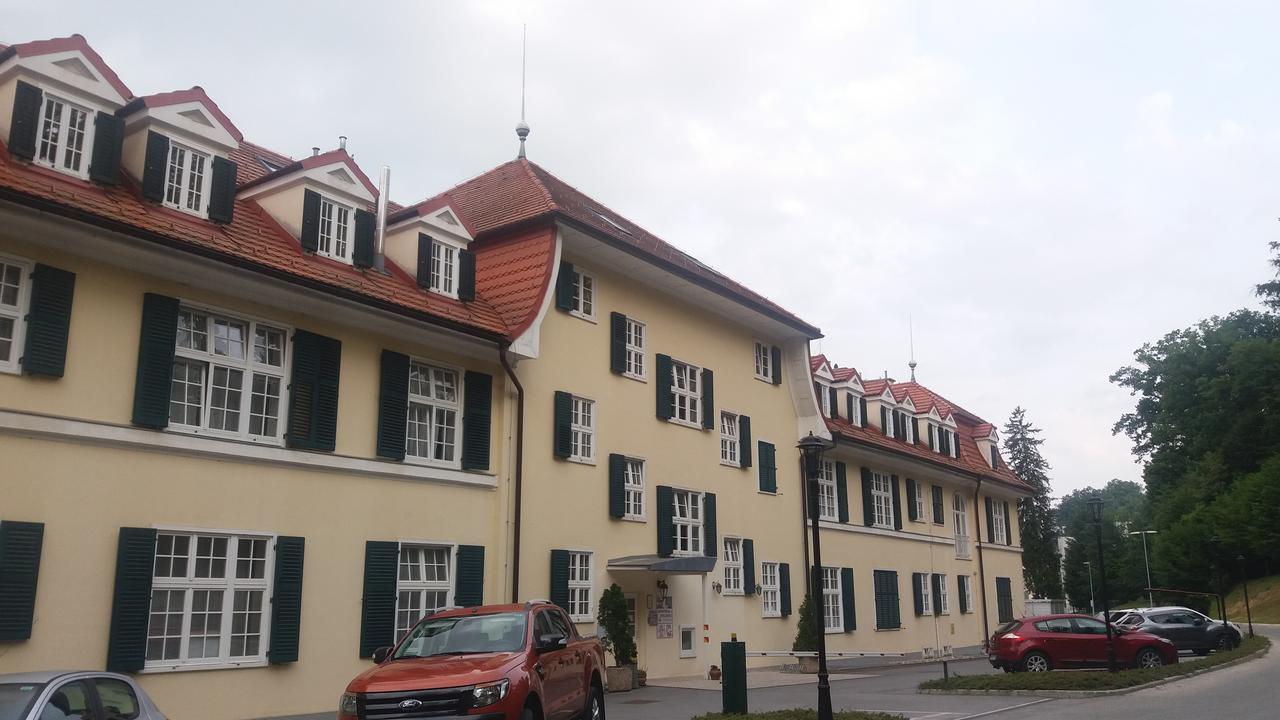 Apartments Soelek - Vila Golf ロガシュカ・スラティナ エクステリア 写真